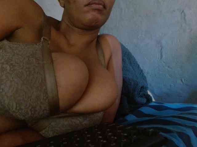 diamondboobs44dddx webcam