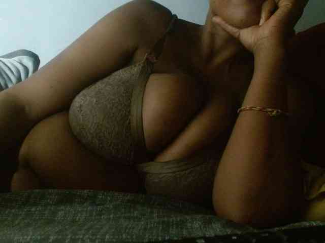 diamondboobs44dddx webcam