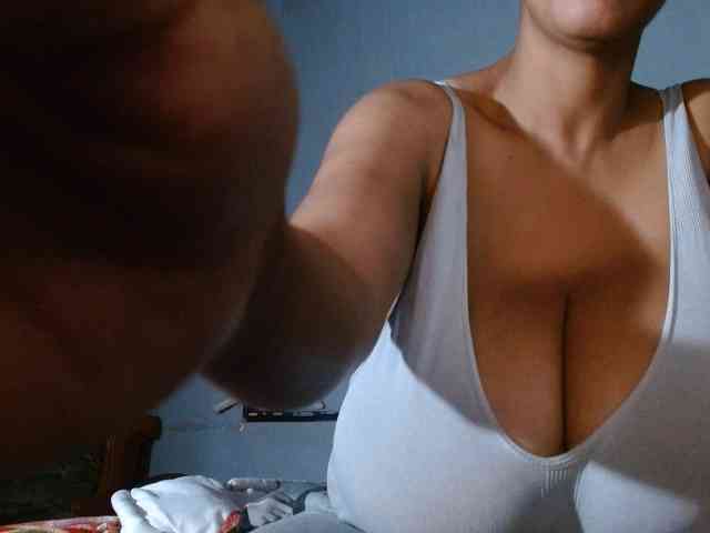 diamondboobs44dddx webcam