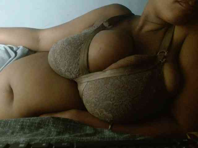 diamondboobs44dddx webcam