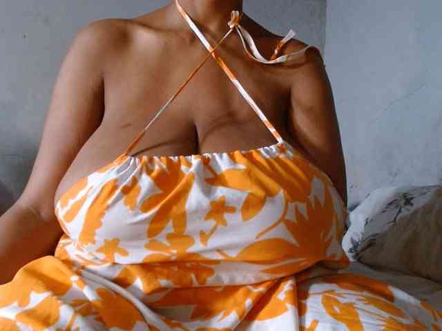 diamondboobs44dddx webcam