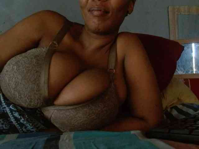 diamondboobs44dddx webcam