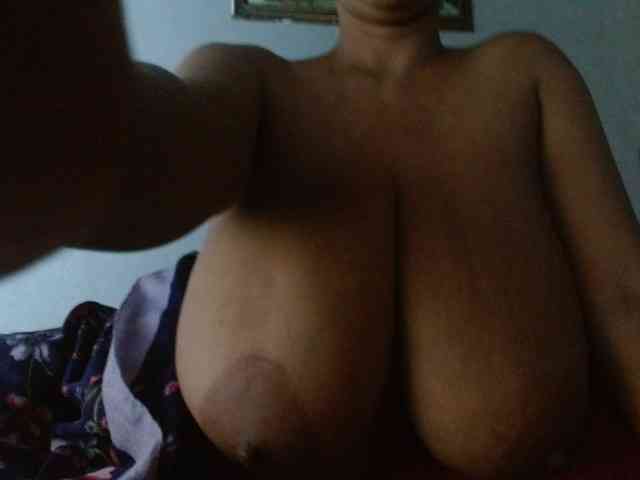 diamondboobs44dddx webcam