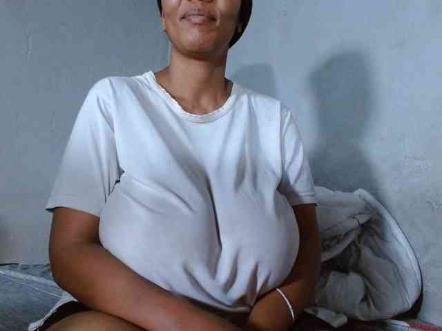diamondboobs44dddx webcam