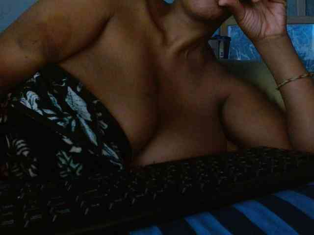 diamondboobs44dddx webcam