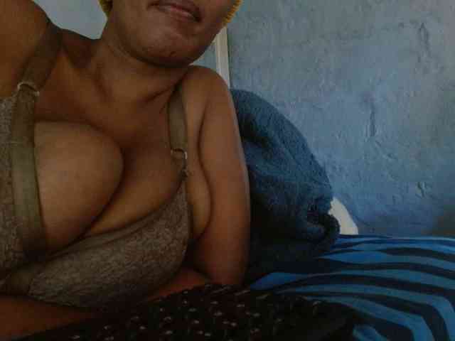 diamondboobs44dddx webcam