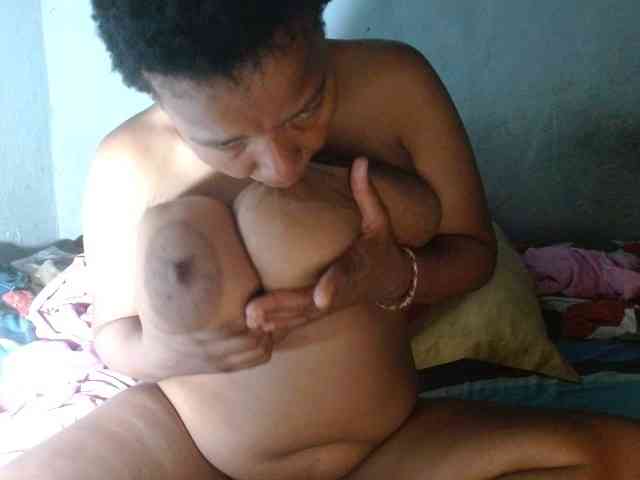 diamondboobs44dddx webcam