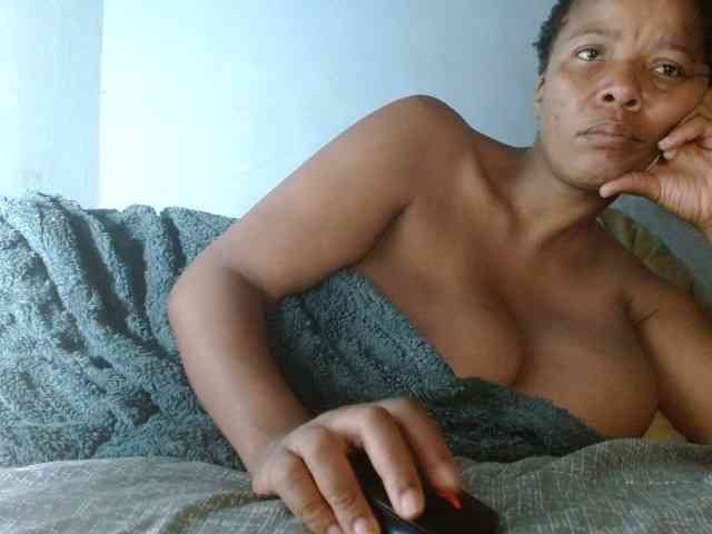 diamondboobs44dddx webcam