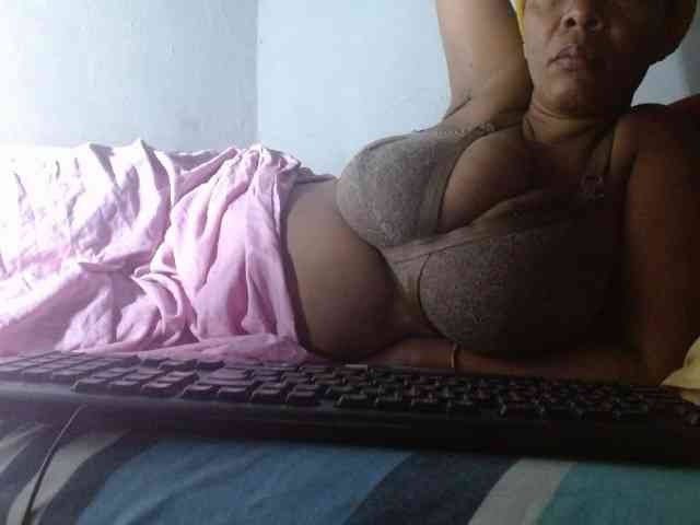 diamondboobs44dddx webcam