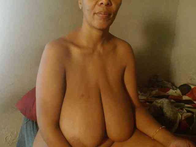 diamondboobs44dddx webcam