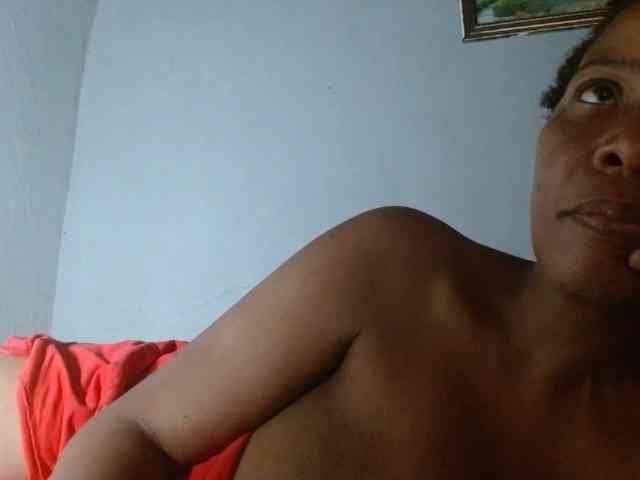 diamondboobs44dddx webcam