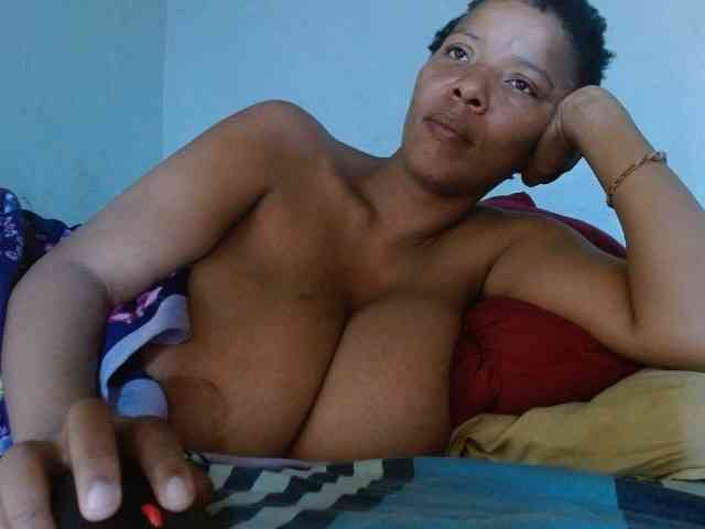 diamondboobs44dddx webcam