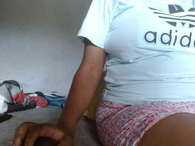 diamondboobs44dddx webcam