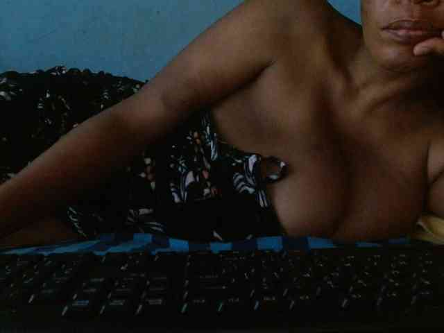 diamondboobs44dddx webcam