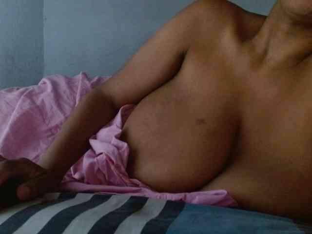 diamondboobs44dddx webcam