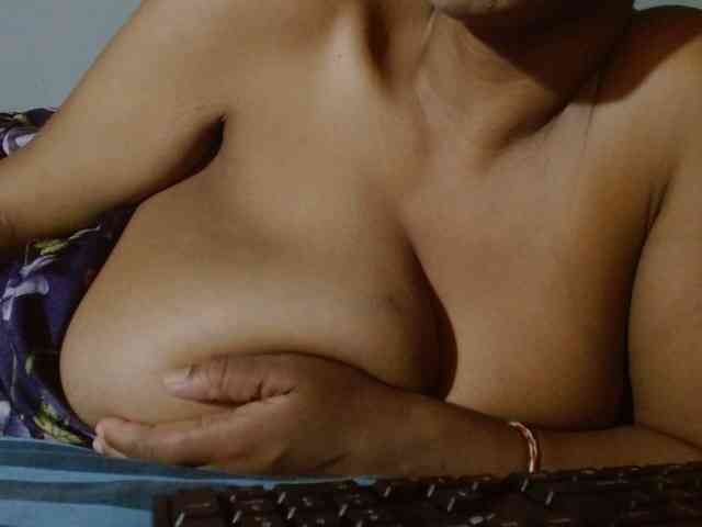 diamondboobs44dddx webcam