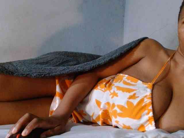 diamondboobs44dddx webcam