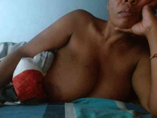 diamondboobs44dddx webcam