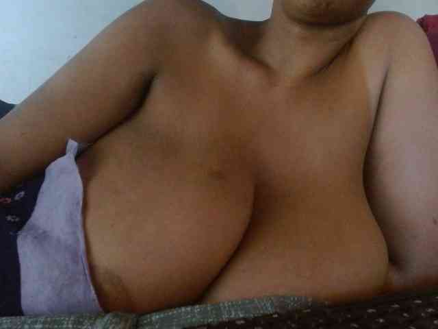 diamondboobs44dddx webcam