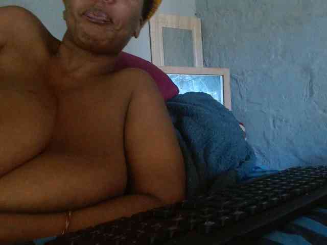 diamondboobs44dddx webcam