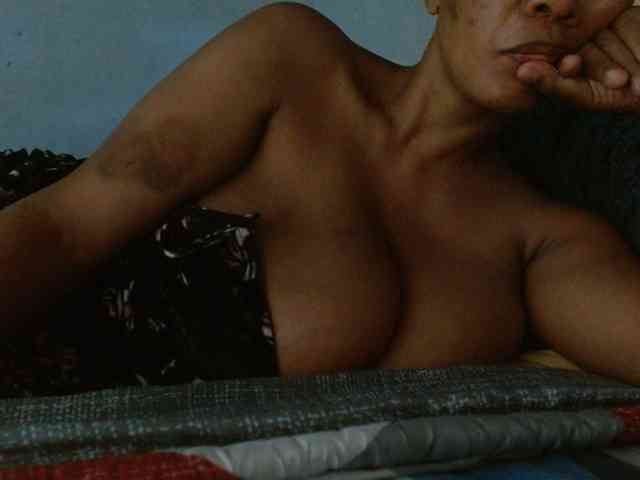 diamondboobs44dddx webcam