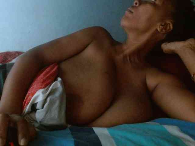 diamondboobs44dddx webcam