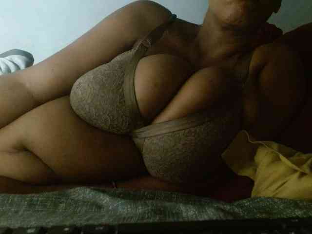 diamondboobs44dddx webcam