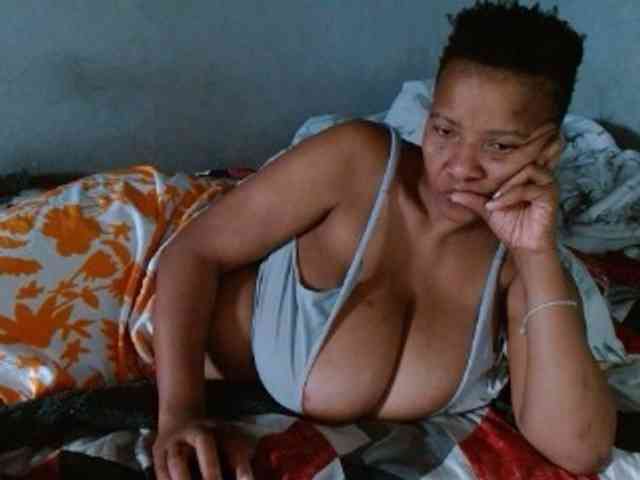 diamondboobs44dddx webcam