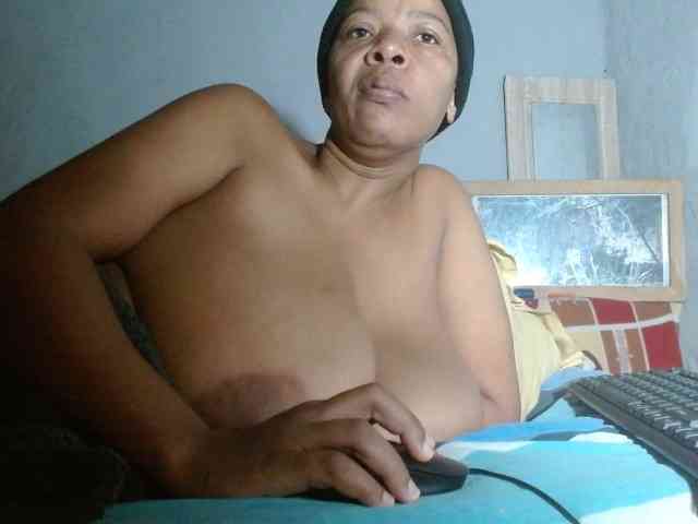 diamondboobs44dddx webcam