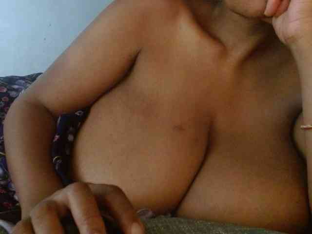 diamondboobs44dddx webcam