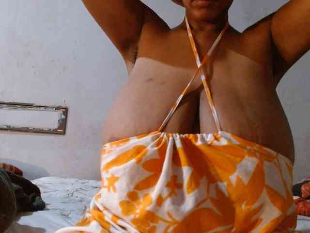 diamondboobs44dddx webcam