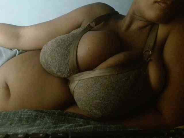 diamondboobs44dddx webcam