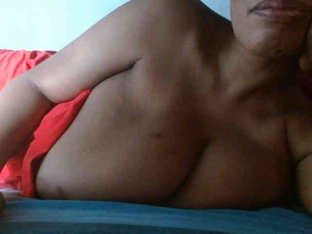 diamondboobs44dddx webcam