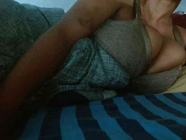 diamondboobs44dddx webcam