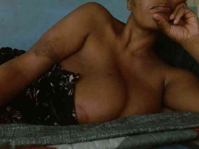 diamondboobs44dddx webcam