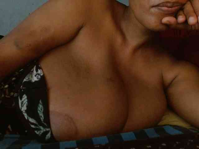 diamondboobs44dddx webcam