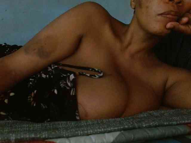 diamondboobs44dddx webcam