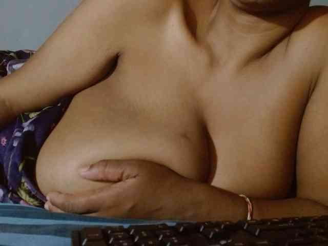 diamondboobs44dddx webcam