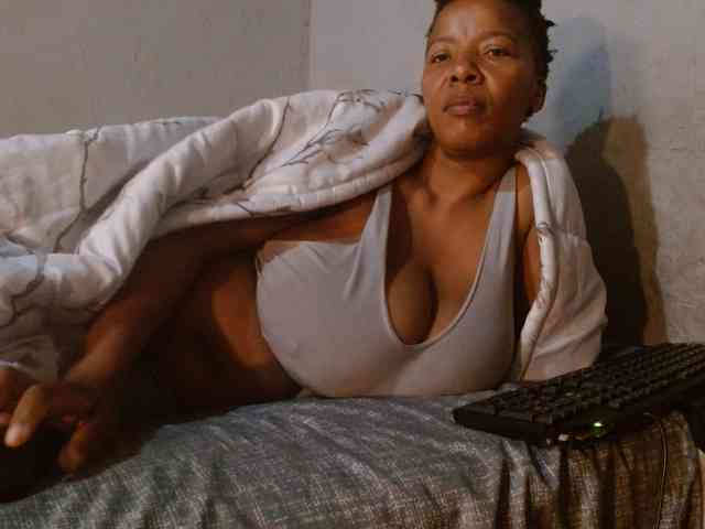 diamondboobs44dddx webcam