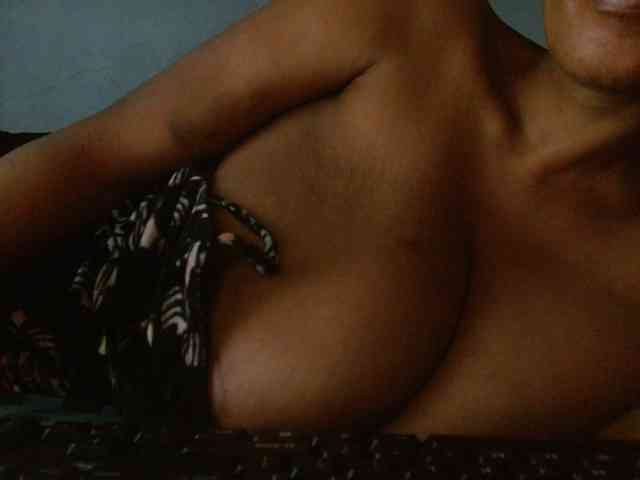 diamondboobs44dddx webcam
