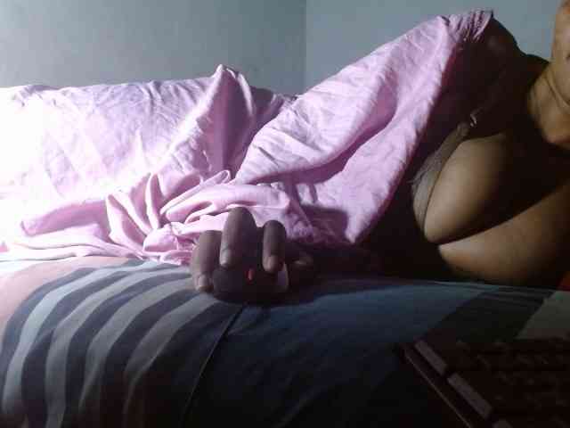 diamondboobs44dddx webcam