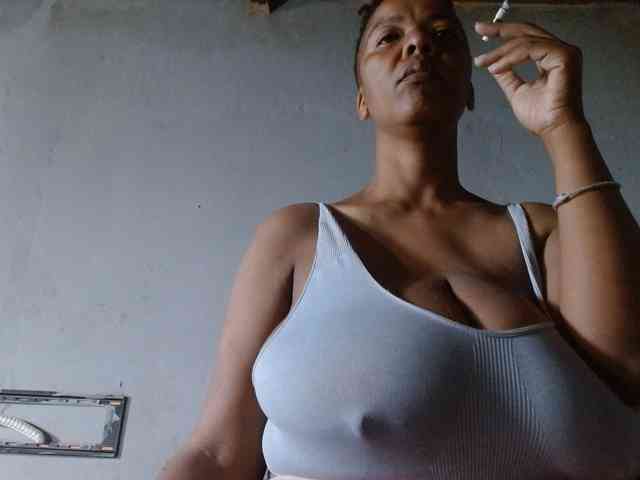 diamondboobs44dddx webcam