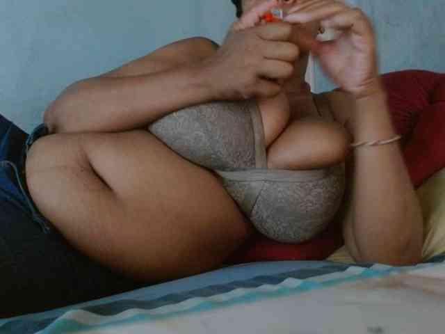 diamondboobs44dddx webcam