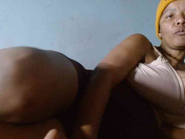 diamondboobs44dddx webcam