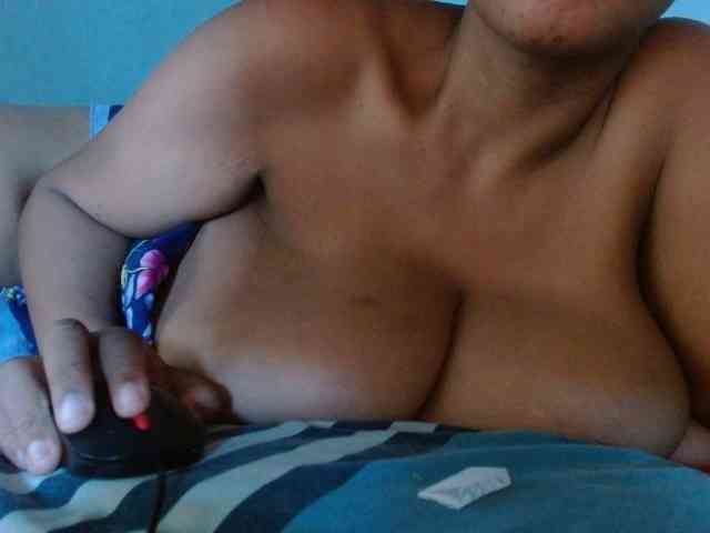 diamondboobs44dddx webcam