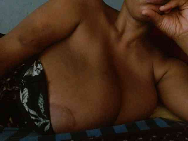 diamondboobs44dddx webcam
