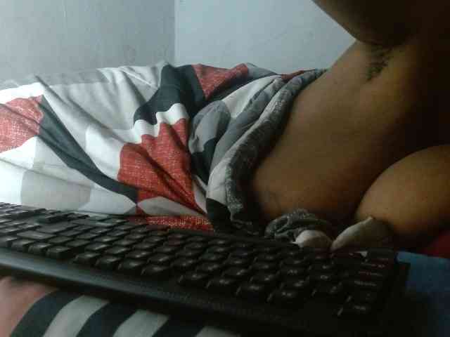 diamondboobs44dddx webcam