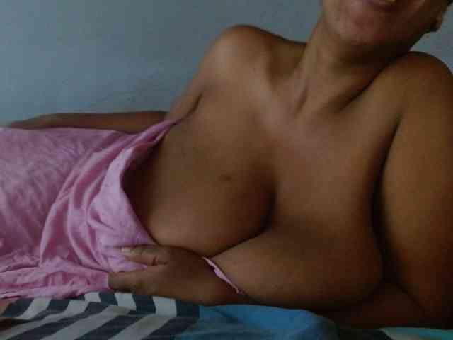 diamondboobs44dddx webcam