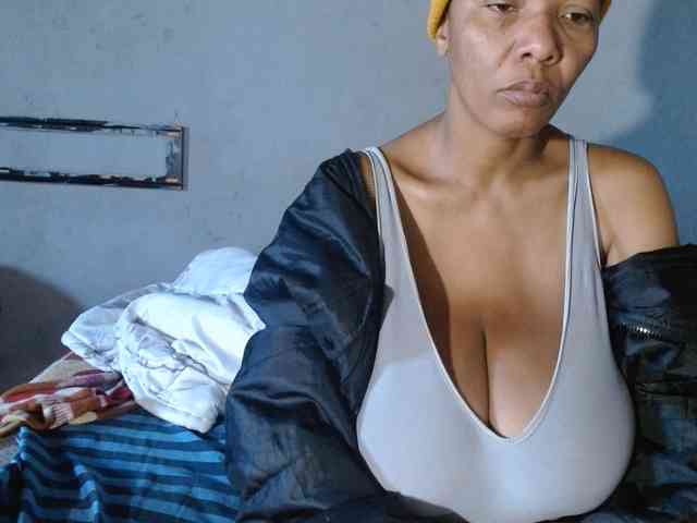 diamondboobs44dddx webcam