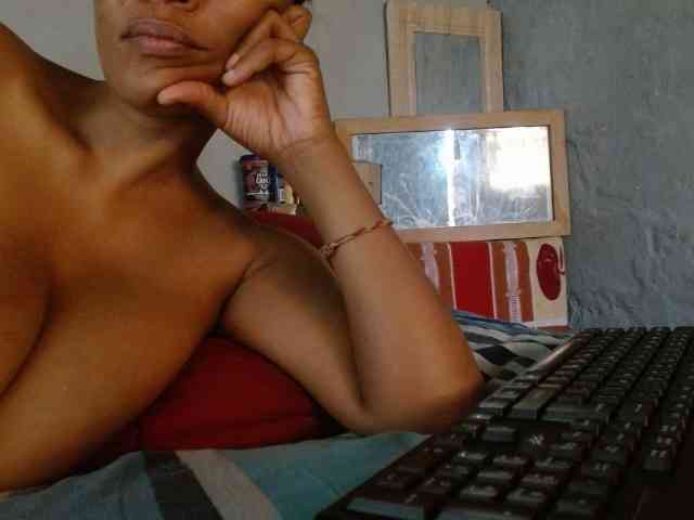 diamondboobs44dddx webcam